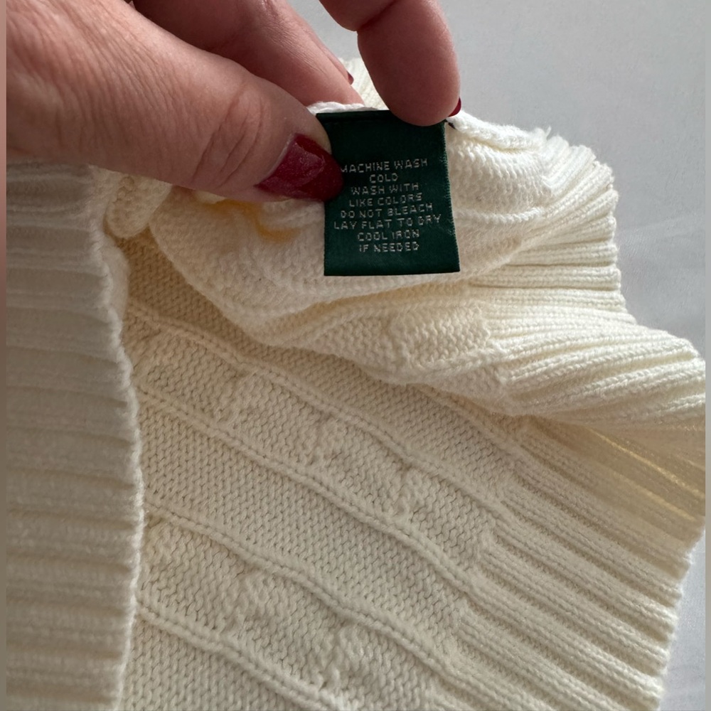 LIKE NEW - Ralph Lauren Cable Knit Sweater Cream XL, Gold RL crest - Picture 5 of 8
